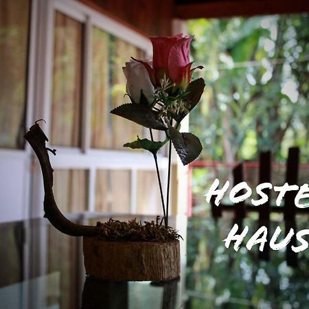 Hostel Haus Пуэрто-Игуасу Экстерьер фото